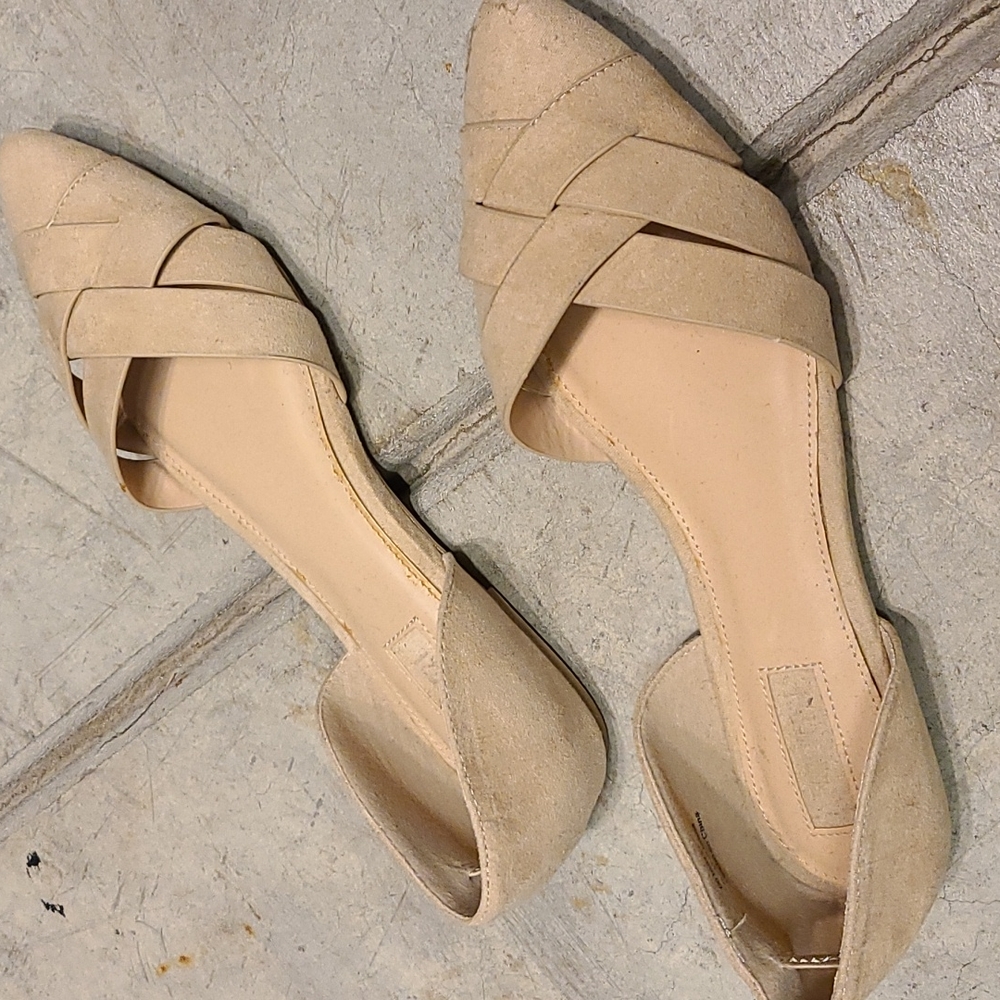 Flats - Picture 3 of 5